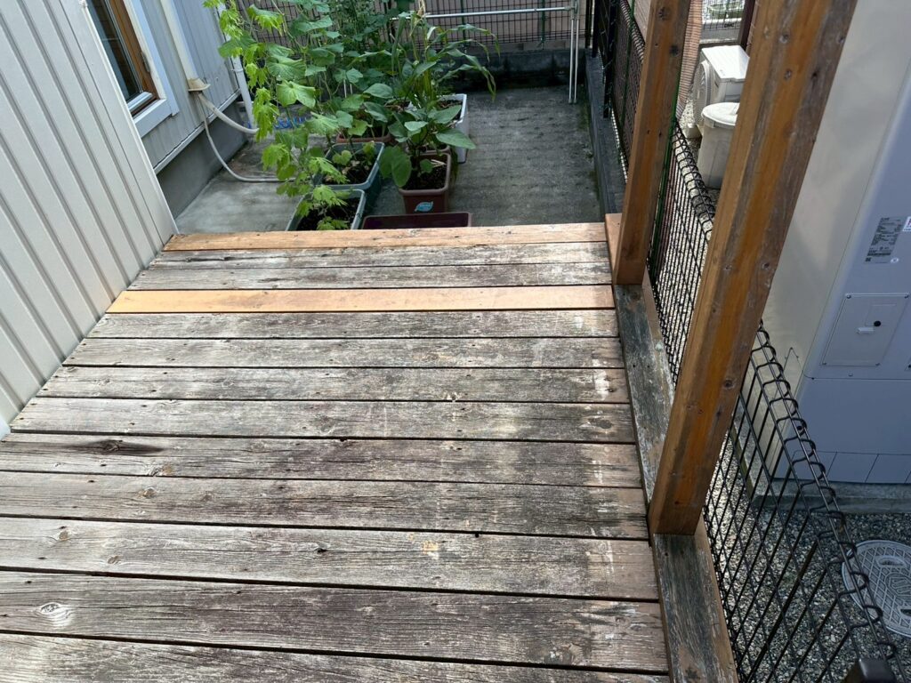 ウッドデッキ